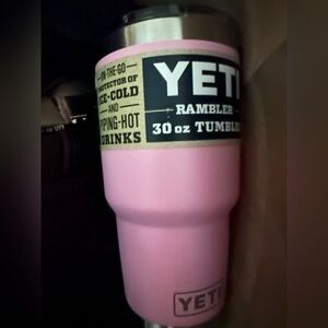 NEW YETI Pink Rambler 30 oz Tumbler
